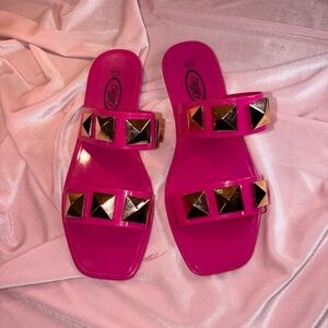 Chic Pink Sandals with Rose Gold Accents Size 8
